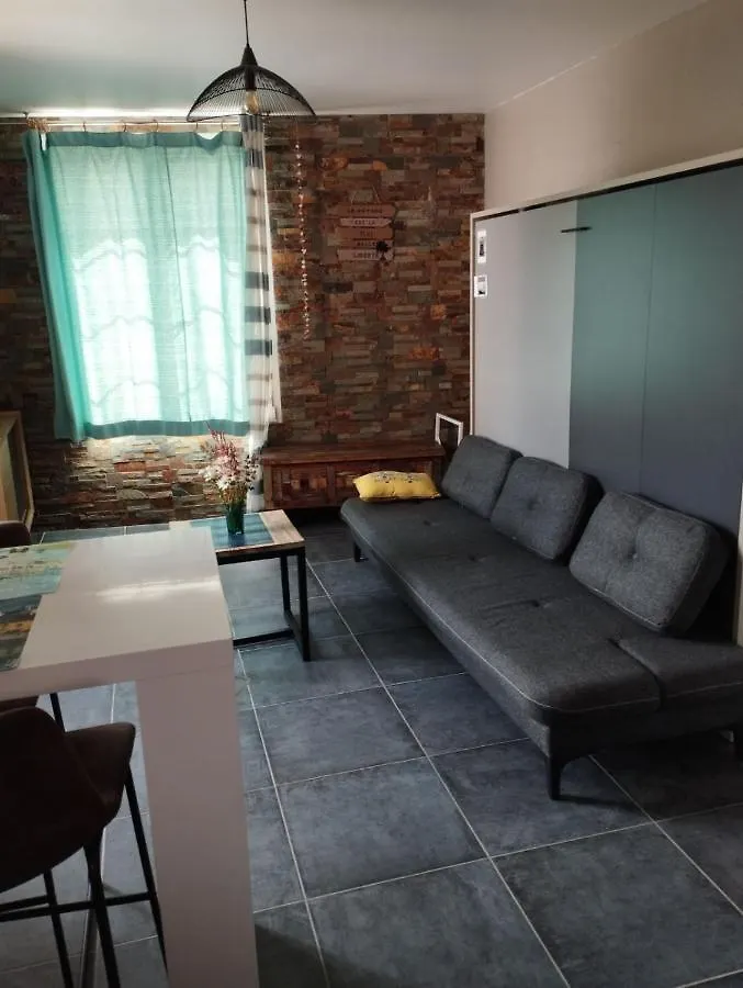 Apartment Studio Vue Sur Le Port Saint Goustan Classe 3 Etoiles! Auray